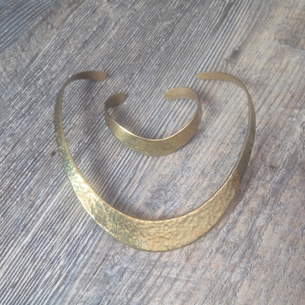 Vintage Gold-Tone Hammered Brass Jewery Set